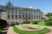 Garden at Musee des Beaux Arts in Tours, France.jpg