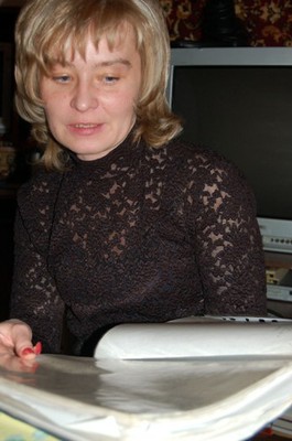 FSP mother with papers, from St Petersburg Russia