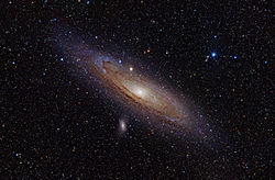 Galaxia de Andrómeda (con h-alfa) .jpg
