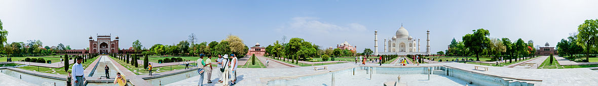 Una vista panorámica mirando 360 Degreas alrededor del Taj Mahal