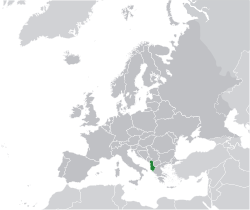 Ubicación de Albania (verde) en Europa (gris oscuro) - [Leyenda]