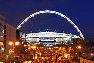 Estadio de Wembley, illuminated.jpg