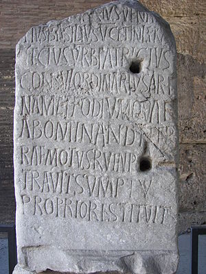 Roma Coliseo inscripción 2.jpg