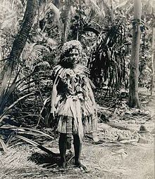 1900, Mujer en Funafuti, Tuvalu, entonces conocido como Islas Ellice