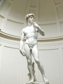 Escultura de un desnudo masculino