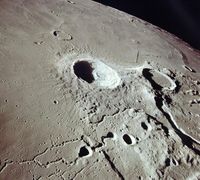 Aristarco y Herodoto cráteres Apolo 15.jpg