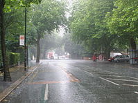 Haute Chorlton Road, dans la rain.JPG d'été