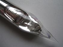 Image: Rubidium métal dans une ampoule de verre