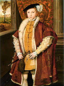 Peinture d'Edward à 9 ans. Tant la pose du prince et de sa robe imitent portraits de Henry VIII. L'enfant porte un manteau large d'épaules de velours sombre sur ses vêtements qui sont richement brodés au fil d'or. Il porte une morue pièce importante et porte un poignard. Ses cheveux roux court peut être considéré sous son bonnet, contrastant avec les yeux foncés. Il a l'air bien et robuste.