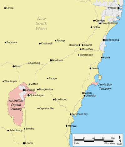 Le Territoire de la capitale australienne est d'environ 250 km sud-ouest de Sydney, entouré de Nouvelle-Galles du Sud. Le Territoire de Jervis Bay est d'environ 125 km à l'est de la Loi, sur la côte.