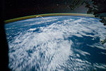 La navette spatiale Atlantis dans le ciel le 21 Juillet 2011, à sa dernière landing.jpg