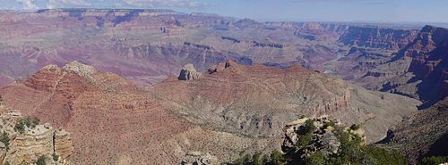 Grand canyon avec rouges exposée et la roche de couleur ocre