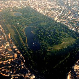 Hyde Park (au premier plan) et de Kensington Gardens