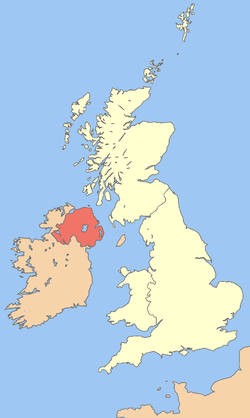 Lieu de l'Irlande du Nord (rouge) dans le Royaume-Uni (jaune clair)