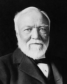 Andrew Carnegie, three-quarter comprimento retrato, assentado, enfrentando leve Ã  esquerda, 1.913-crop.jpg