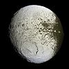 Iapetus como visto pela sonda Cassini - 20071008.jpg