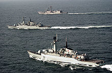 USS Rueben James com navio da Marinha do Paquistão (PNS) Shahjahan e PNS Tippu Sultan participa no Exercício Inspirado Siren de 2002.