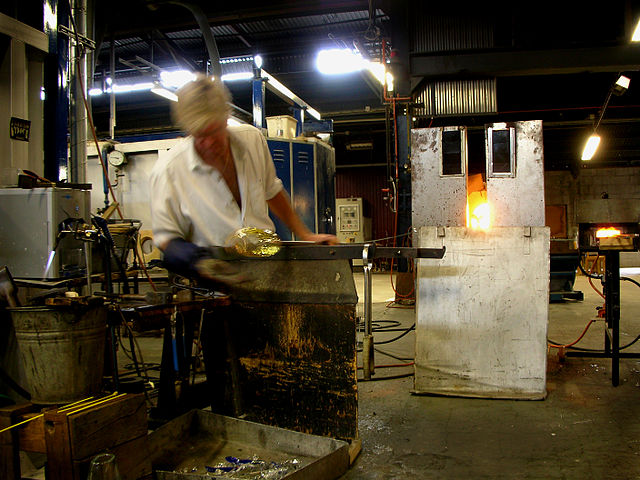 File:Glass worker, Reijmyre glasbruk, Sweden.jpg