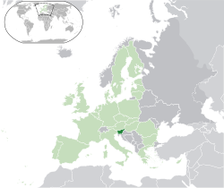 Localização da Eslovénia (verde escuro) - na Europa (verde e cinza escuro) - na União Europeia (verde)