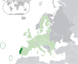 Localização de Portugal (verde escuro) - na Europa (verde e cinza escuro) - na União Europeia (verde) - [Legend]